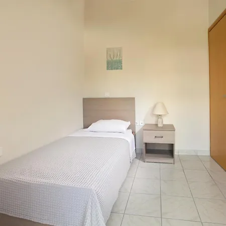 Apartment Kostas 2 *