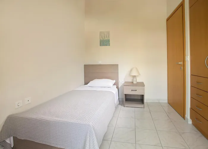 Apartamento Kostas 2 *