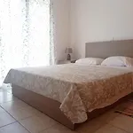 Kostas 2 Lejlighed